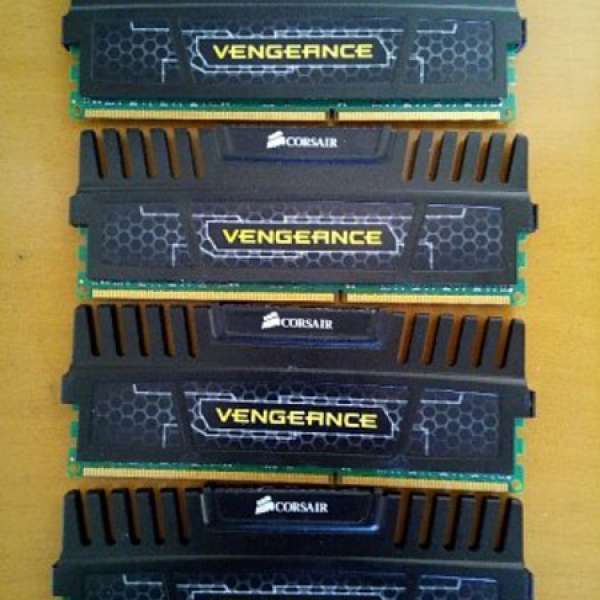 (32G kit DDR3 ) Corsair Vengeance DDR3 1600 8G X 4 (32G Kit 100%正常)