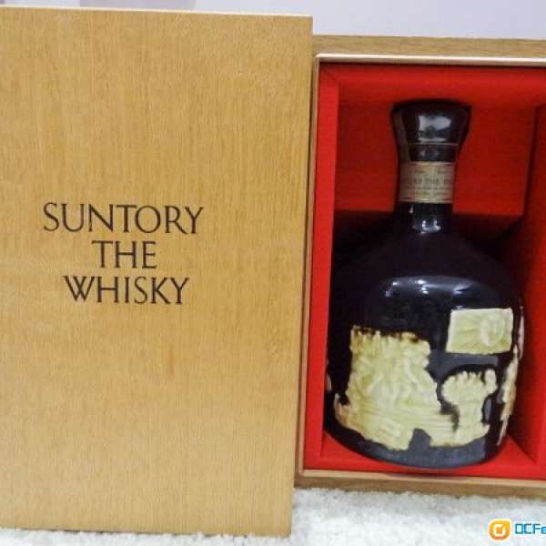 80年代 The Whisky 命水陽刻文紫紺釉砧形瓶（響30年有田燒），有盒