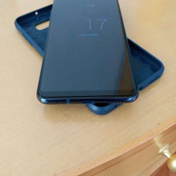 99.99%新 LG V30+ 雙卡 (藍色) 128GB 行貨,衛信購買