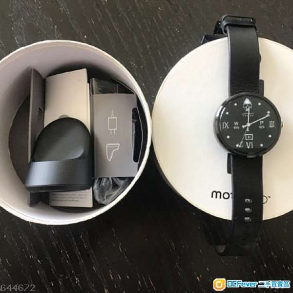 85% New Moto 360 第一代智能手錶，有盒，齊配件