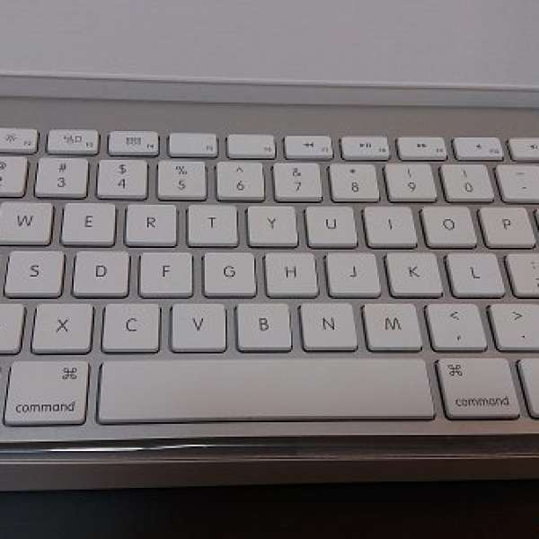 Apple BT Keyboard + Trackpad (90% new)