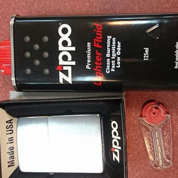 全新Zippo+火石+1/2油 全走HKD150