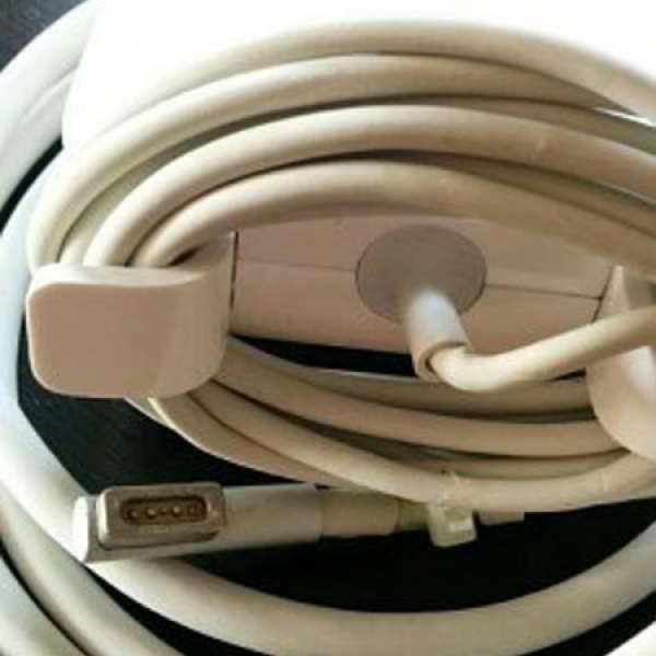 Macbook pro 火牛60W （macbookpro power adaptor 60W)