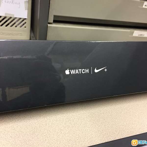 (全新) Apple Watch Nike+ 42mm Sil SilVolt
