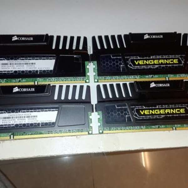 CORSAIR VENGEANCE DDR3 1600 (C8) 4GB x 4