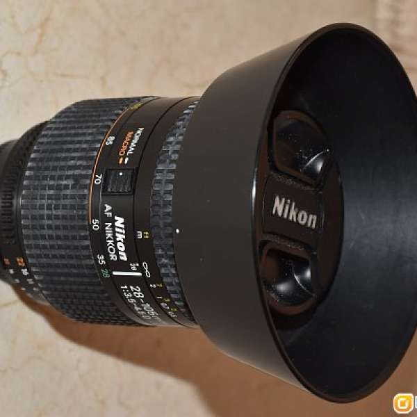 Nikon AF Zoom-Nikkor 28-105mm f/3.5-4.5D IF, 連 hood 及 protector