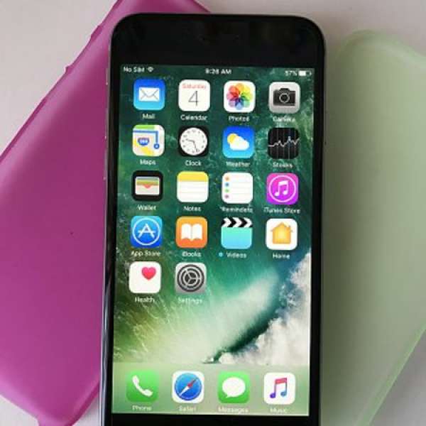 iphone 6 128GB Silver (剛換新電 行貨 過保 包原裝 headset + Lightning 線 + 2 c...