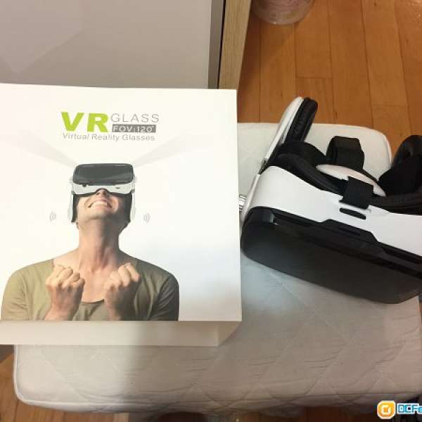 99.9%新 VR一体機虛擬現實3d眼镜 連手掣(小宅Z4)