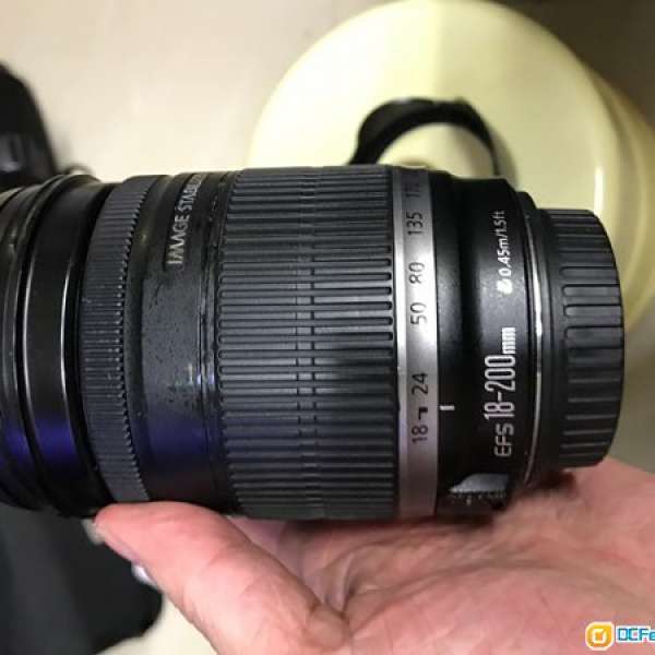 八成新Canon EFS 18-200 IS鏡頭