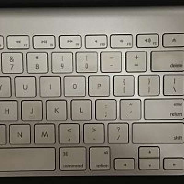 90 % new apple keyboard and touch pad