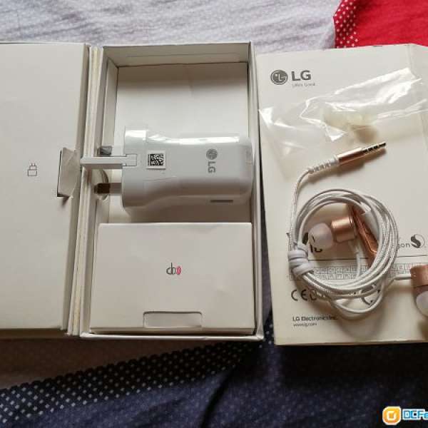 LG V10 原廠盒, 差機及耳機