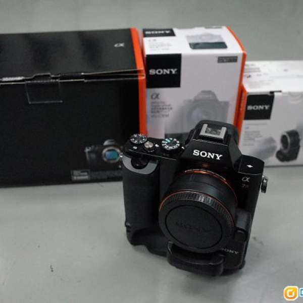 Sony A7R 連原廠直倒手柄VG-C1EM &原廠轉接環LA-EA4