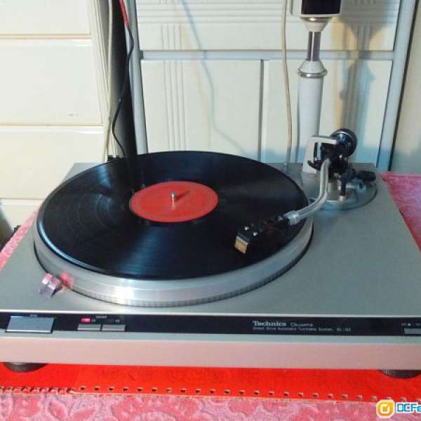 聽力士SL-Q2直驅(石英鎖)經典黑膠唱盤。