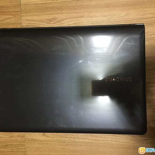 九成新Samsung NP350 i7-3610QM 4GB RAM 1TB HDD 正常使用痕跡