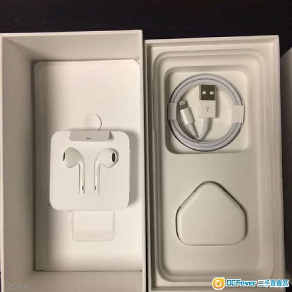 全新iPhone 7 lightning earpod, lightning cable, 火牛