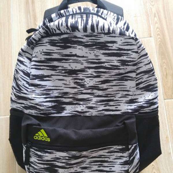 adidas backpack 背包 (99% 新)