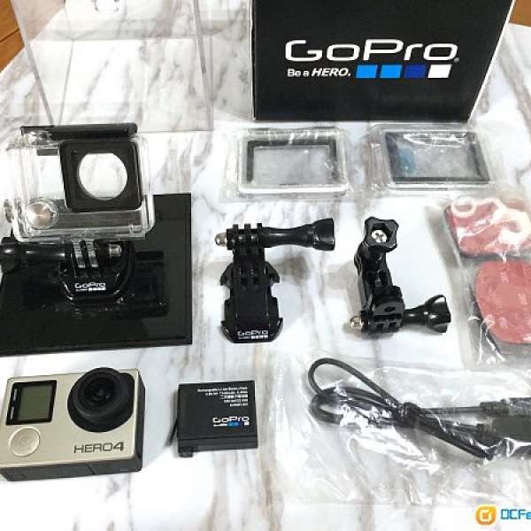 出售GoPro HERO4 Silver 連盒連配件及底座