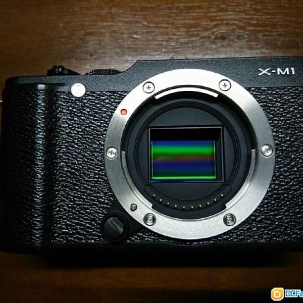 95%新 Fujifilm X-M1 Body Black 黑色 淨機身 Wifi