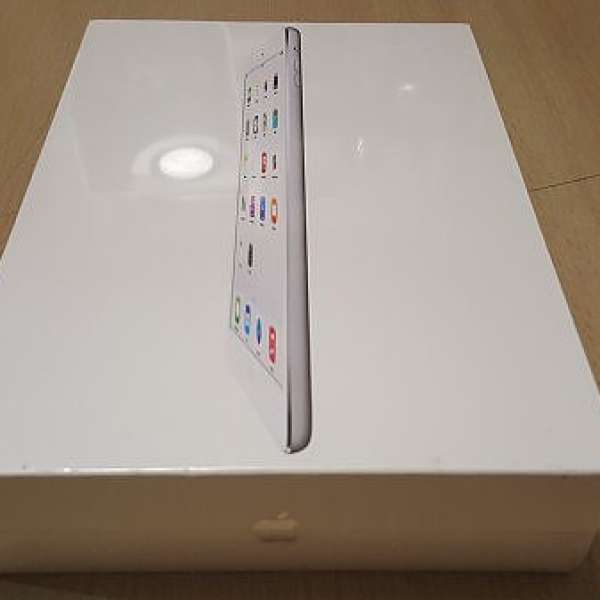 99%新 Apple ipad air 1 with retina display 16gb wi-fi 行貨 白色 保用到2017年12月