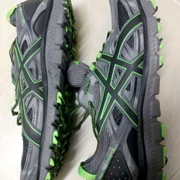 全新 Asics Tiger 跑鞋 (Gel-Scram 3) US 9, Eur 42.5