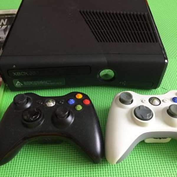 99%新, XBOX 360, 250gb, 薄機 Titanfall 版本, 2隻無線controller, 有盒, 附11個原...