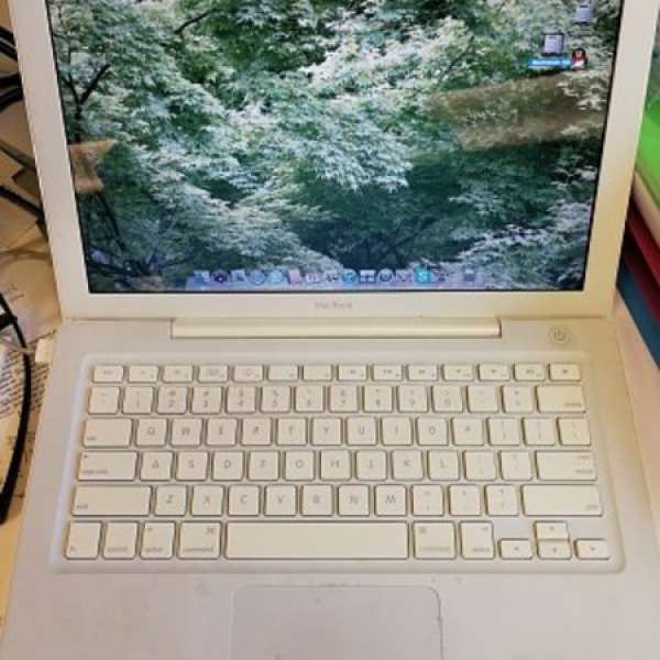 MacBook (13-inch Early 2008)