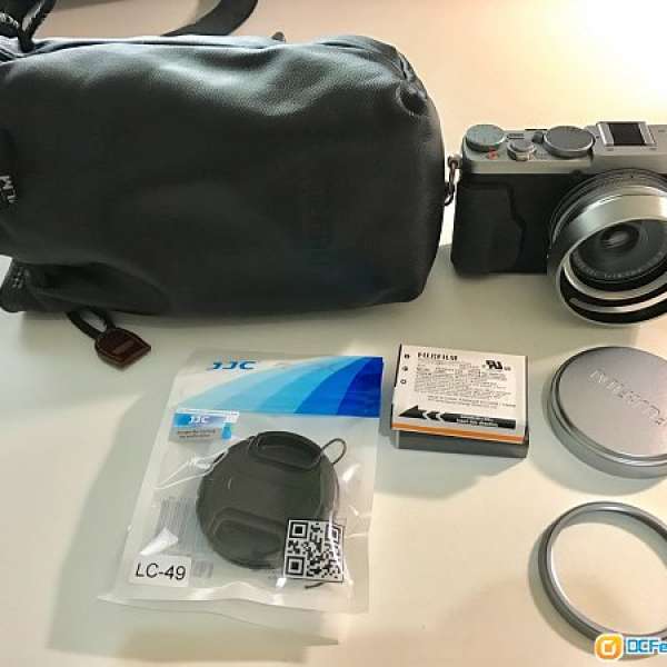 Fujifilm X70 (連皮袋遮光罩兩粒電池) (85%新)