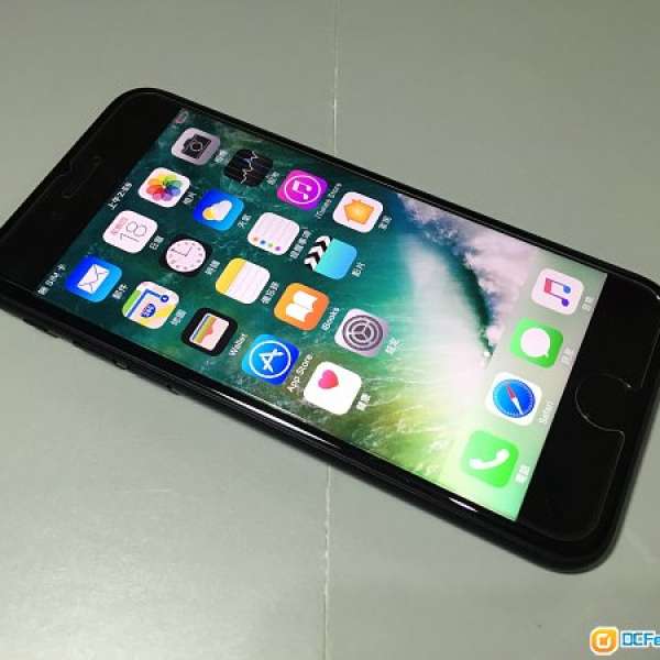 Apple iPhone 7 4.7 *32GB *99%new!  香港行貨 啞黑 *行保至 31/3/2018！