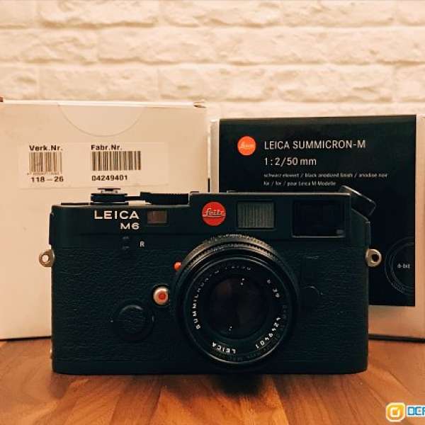 Leica M6 classic black with 50mm f2 summicron 6 bit