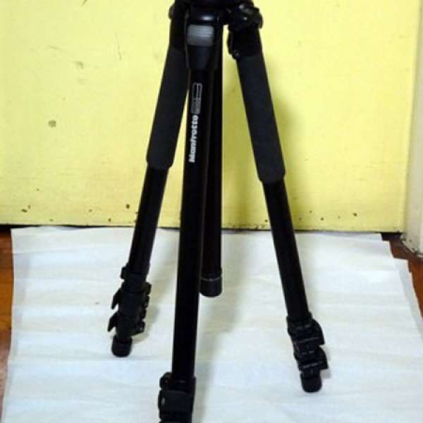 Manfroto professional tripod