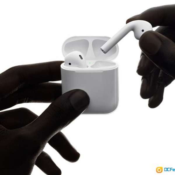 全新未開 AirPods 無線藍牙耳機，購自 Apple online store，可即日交收