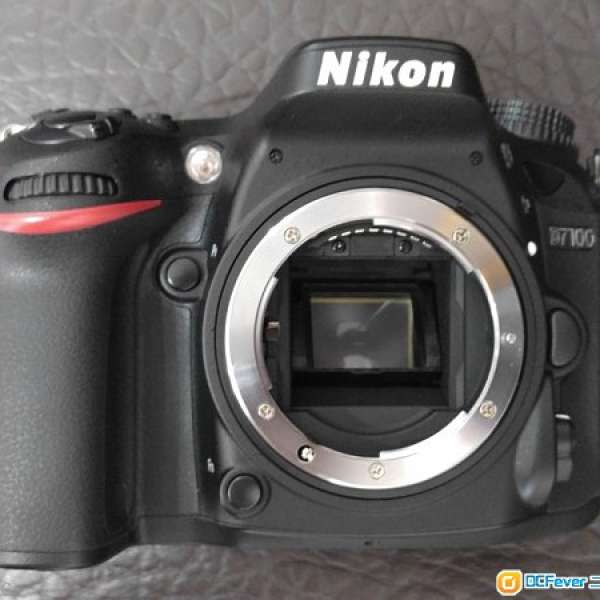 Over 95% new Nikon D7100 & MB-D15