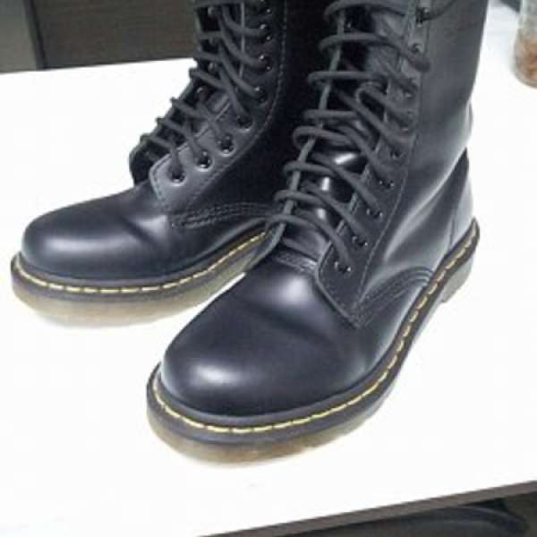 95% new Dr Martens 黑色10孔高筒靴 size 39
