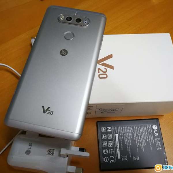 99.99% new 行貨銀色 LG V20 not samsung  iphone huawei sony