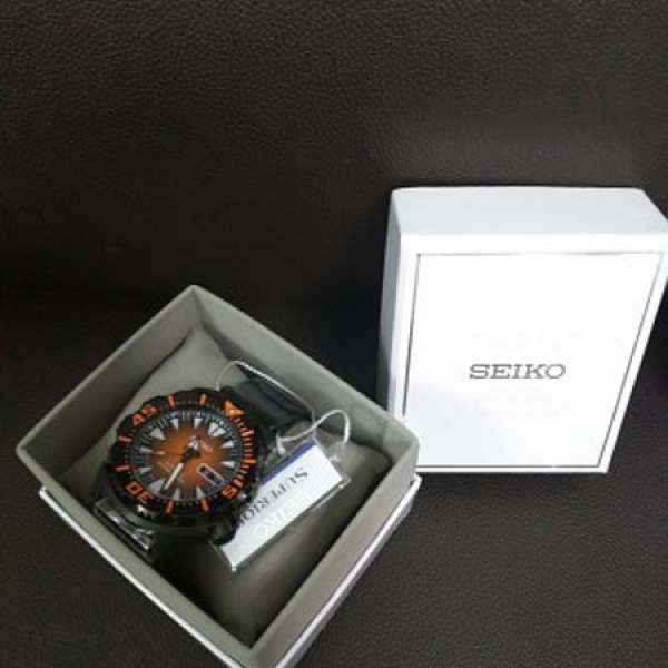 Seiko  200M Stainless Steel Watch SRP311J1 - Black and Orange