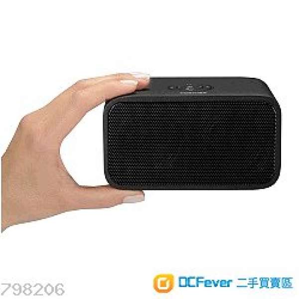 TOSHIBA Wooden bluetooth speaker (New)