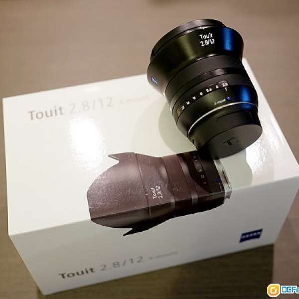 Zeiss Touit 12mm f/2.8 (Fuji X mount)