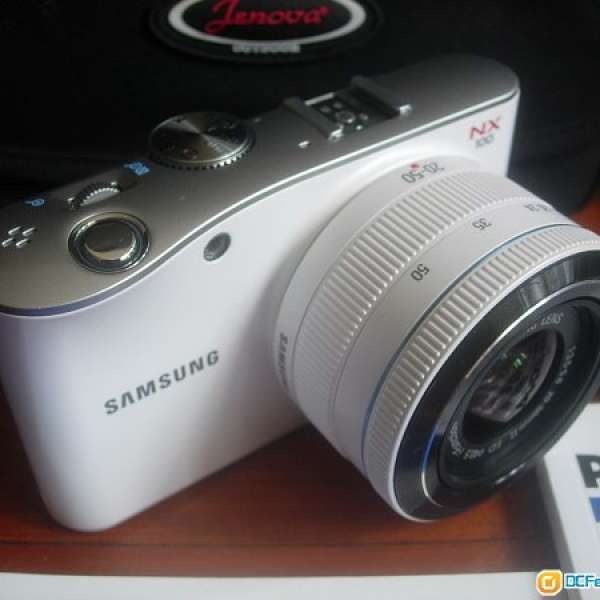 Samsung NX100 + 20-50mm + 相機皮底套