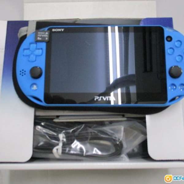 99%新 水波藍色 PS Vita, 小玩 (有保養, 跟卡)