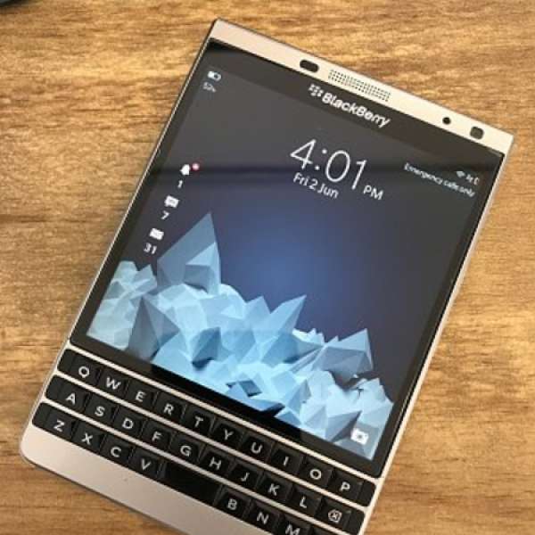 Blackberry Passport Silver 95%New with Box