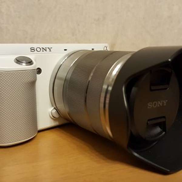 SONY NEX-F3 & Sony SEL1855 E 18-55mm F3.5-5.6 OSS