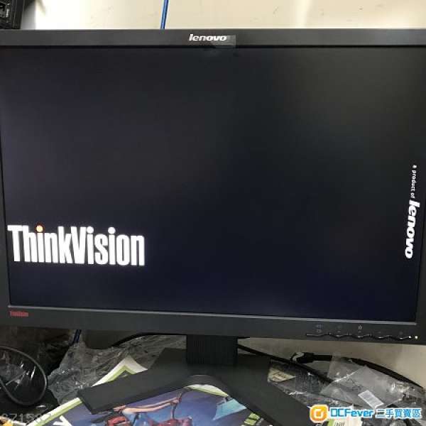 Lenovo ThinkVision 24" lcd mon, 連可升降旋轉座架