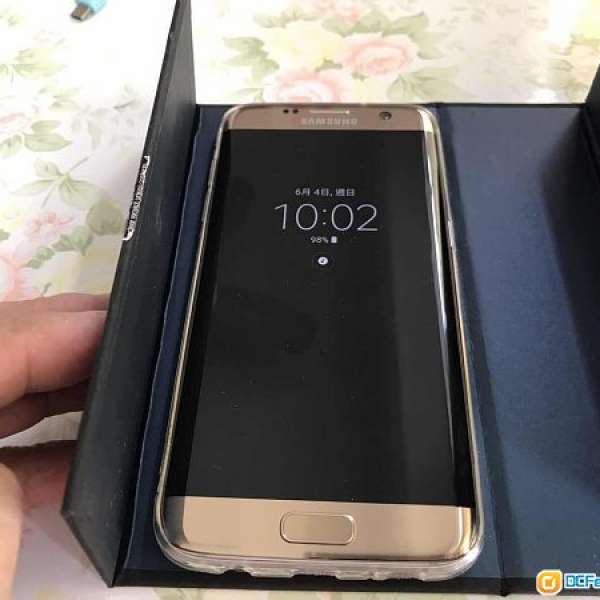 Galaxy S7 Samsung edge plus 32g 金 99% 新 (外觀近全新-全用手機套包好)