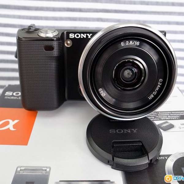 Sony Nex-5 & E 16mm f2.8 lens