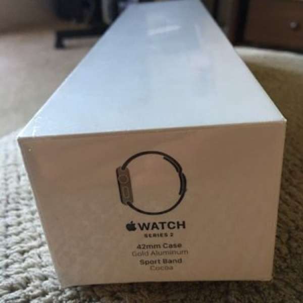 全新 Apple watch Series 2 42mm Gold + Cocoa band （s2 金色 可可色帶）