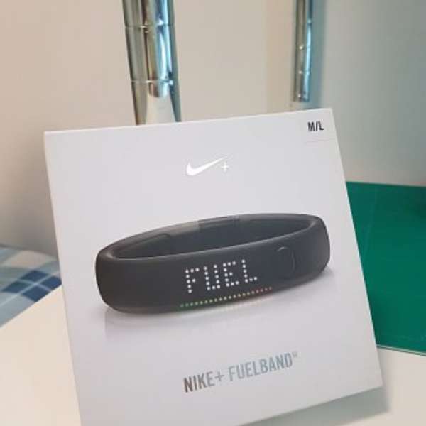 Nike fuelband SE M size