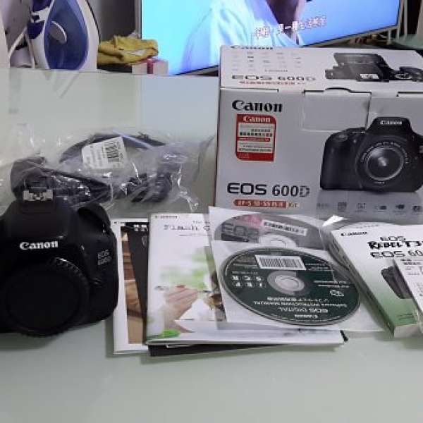 Canon ESO 600D 淨機, 連盒 單鏡反光機