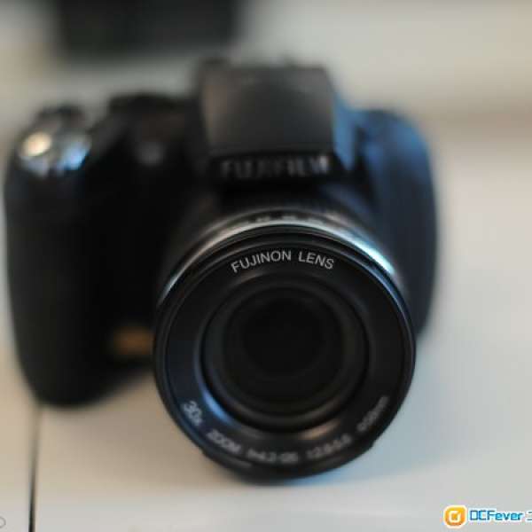 90% New Fujifilm FinePix HS10