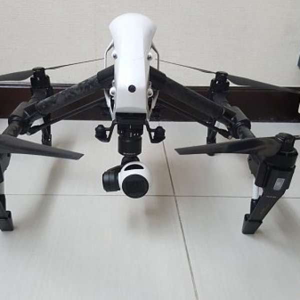 9成新DJI Inspire 1 v1.0, 全v2.0件連前鏡, 單控兩電12對槳及海量Spare件