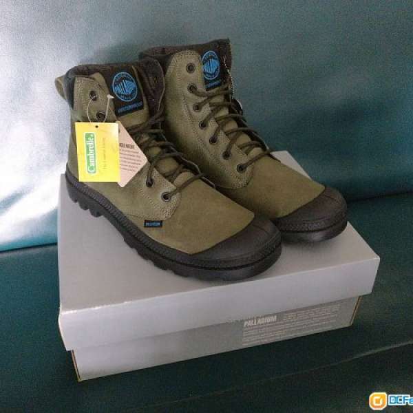 New Palladium Waterproof Boots US9